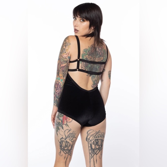 Solstice Intimates Mamba Velvet Everyday Bodysuit in Black- Still Full Price - Picture 6 of 14